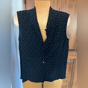 Chico’s design black white polka dot sleeveless blouse top button down size 1